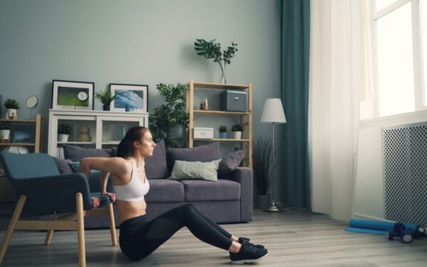 Rolig styrketrening hjemme: en ny vane for deg som egentlig ikke liker å trene