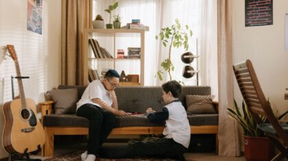 Rolige kvelder uten skjermkamp: en guide til sunn skjermtid for hele familien