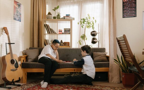Rolige kvelder uten skjermkamp: en guide til sunn skjermtid for hele familien