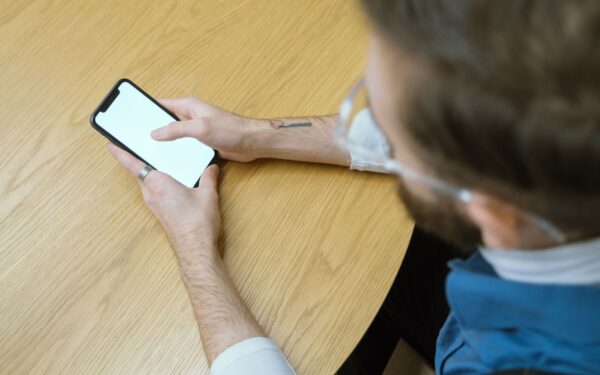 Små digitale friminutt: slik finner du balanse uten å måtte «logge av livet»