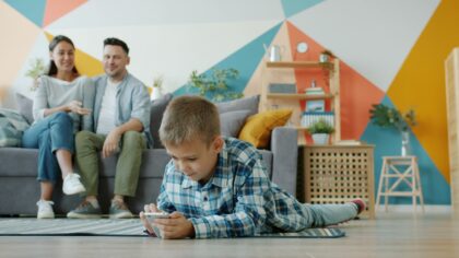 Små grep mot stress hjemme: praktiske vaner som hjelper både barn og voksne