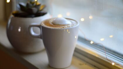 Søvnvennlig koffein: slik kan du nyte kaffe uten at det går utover nattetimene