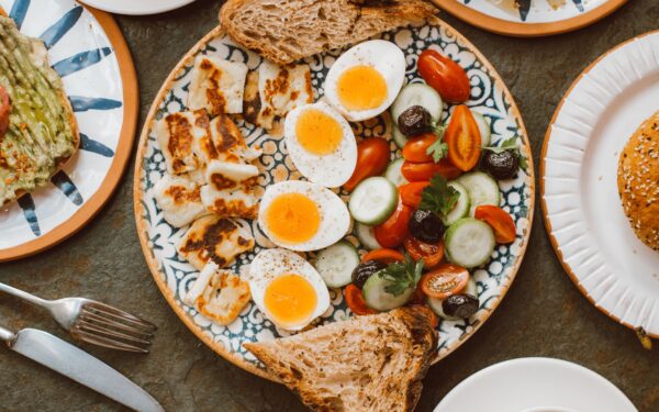 Egg til frokost, lunsj og kveld: slik bruker du dem smart i et balansert kosthold