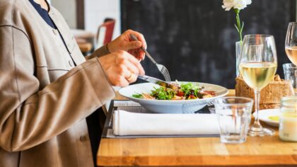 Mindful eating i praksis: slik kan du spise mer bevisst uten strenge regler