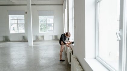 Mobilitetstrening for stive kontorkropper: slik får du mer frihet i hverdagen